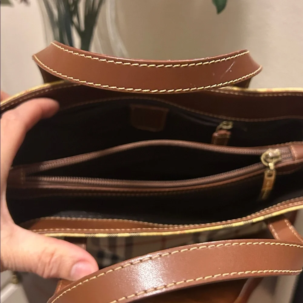Burberry Plaid Tote Bag with Brown Handles - Picture 6 of 12